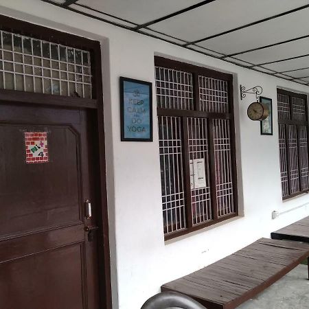 Mochila Youth Hostel Mcleod Ganj Dharamshala Dış mekan fotoğraf