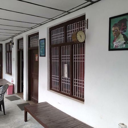 Mochila Youth Hostel Mcleod Ganj Dharamshala Dış mekan fotoğraf