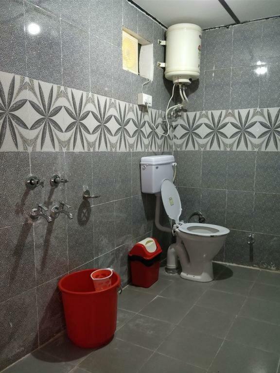 Mochila Youth Hostel Mcleod Ganj Dharamshala Dış mekan fotoğraf
